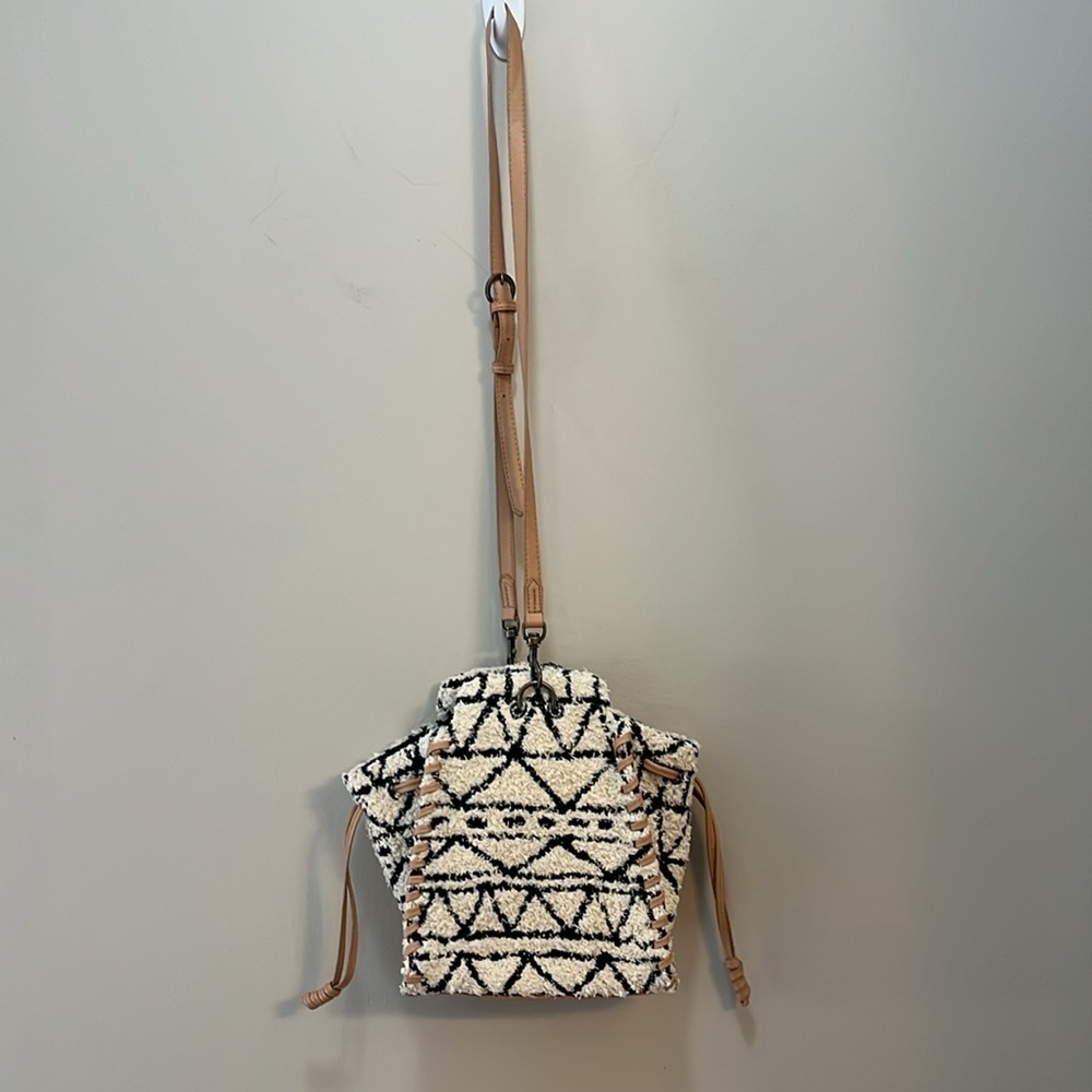 Universal Thread Drawstring Crossbody Sherpa Bag … - image 2